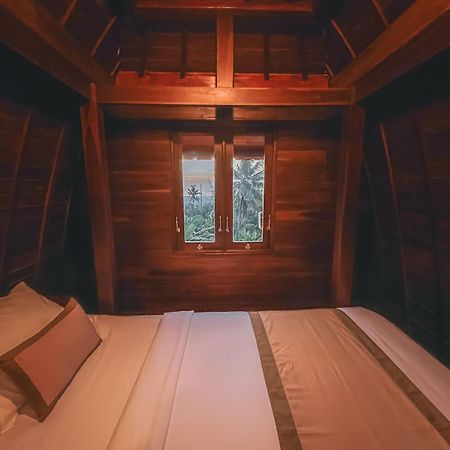 Rostika Hotel Sekumpul Булеленг Экстерьер фото