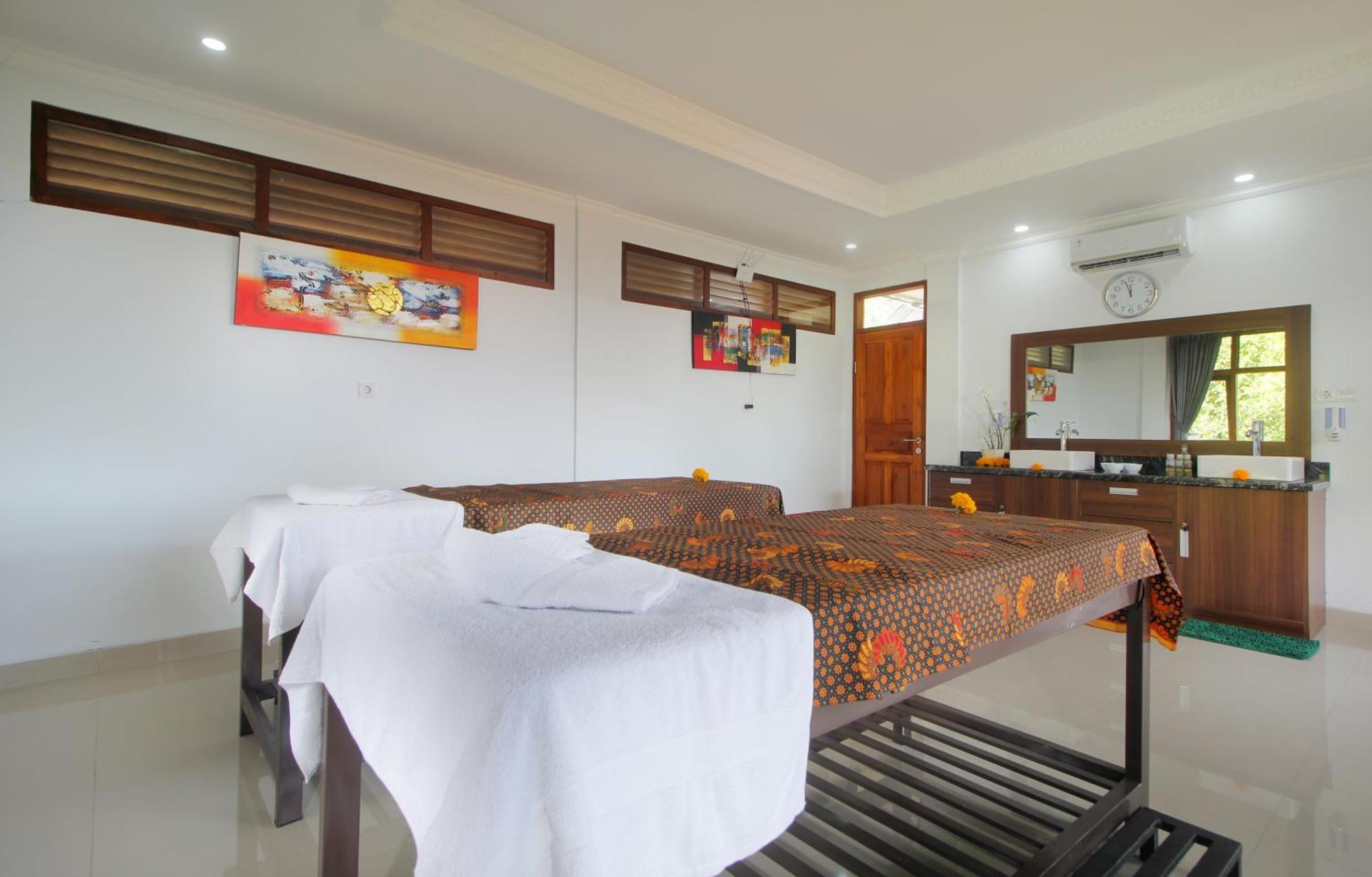 Rostika Hotel Sekumpul Булеленг Экстерьер фото