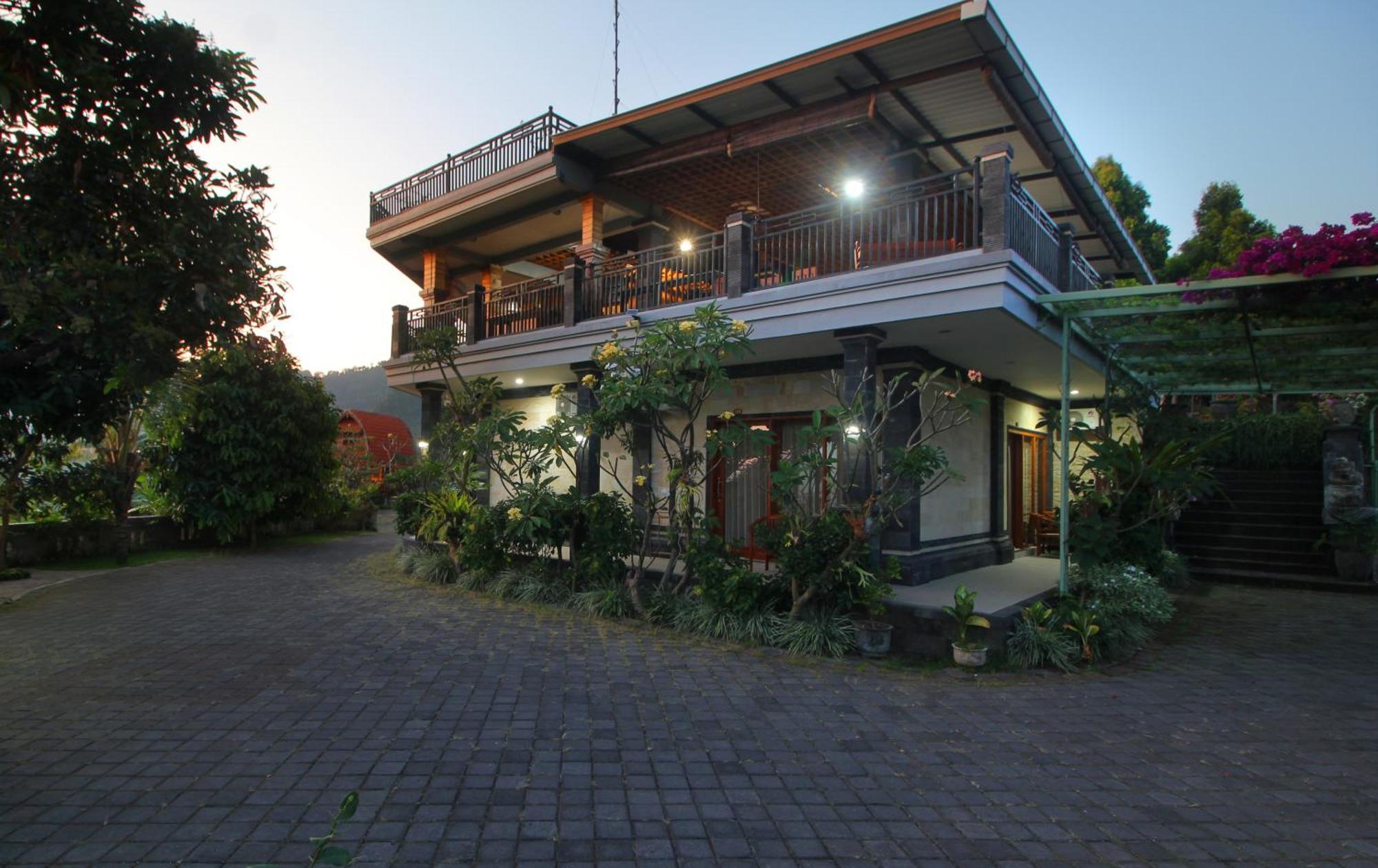Rostika Hotel Sekumpul Булеленг Экстерьер фото