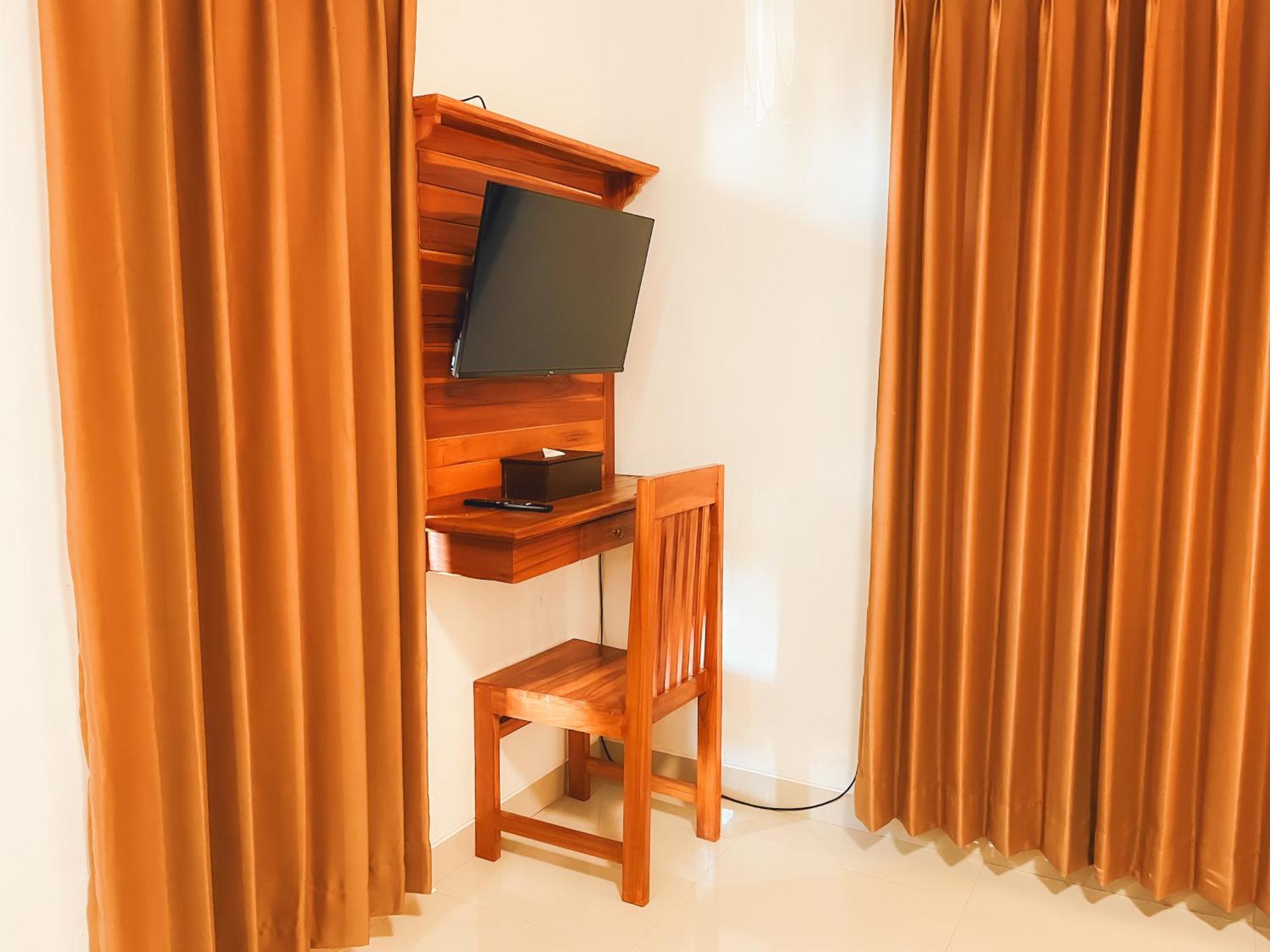Rostika Hotel Sekumpul Булеленг Экстерьер фото